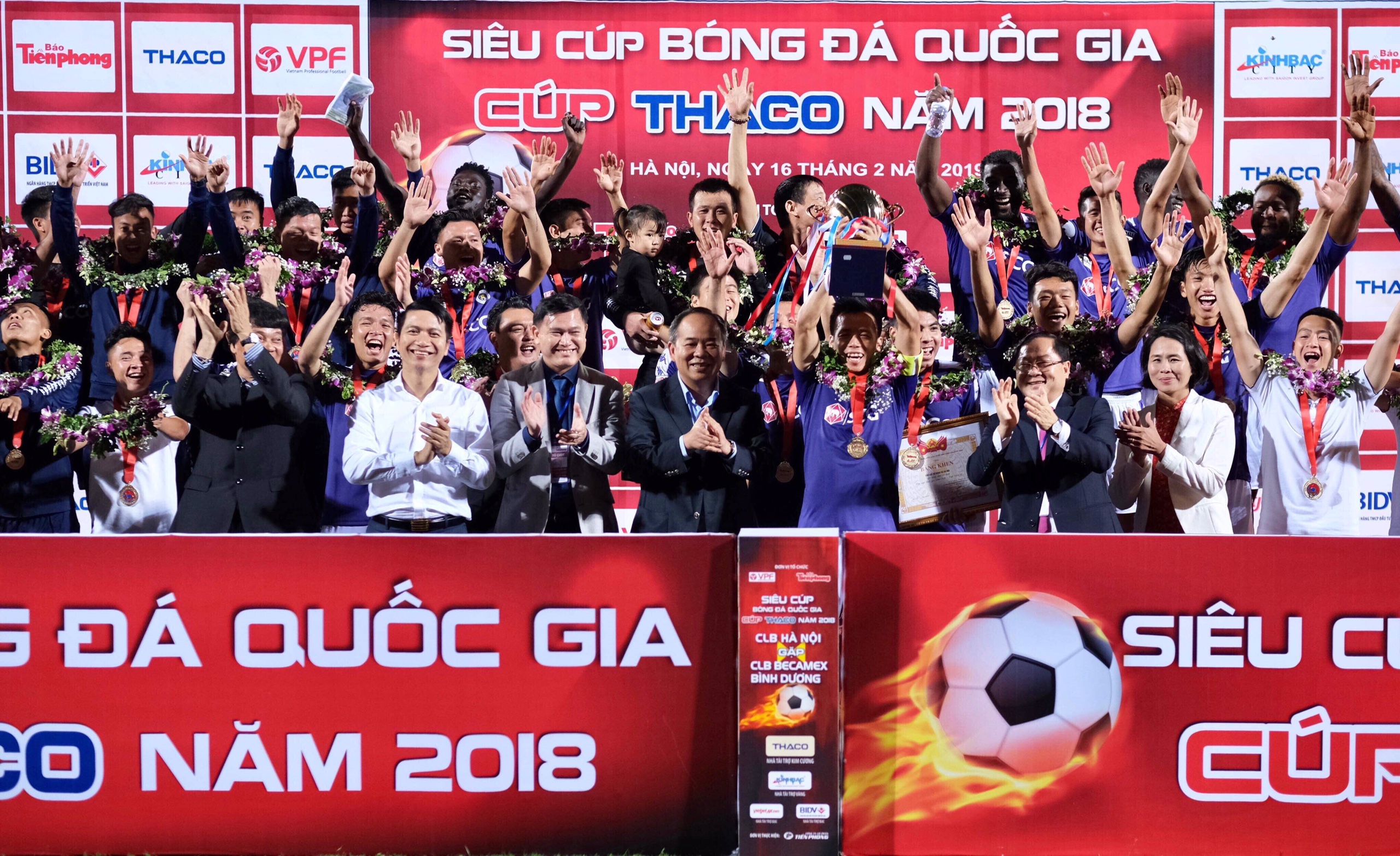 Đánh bại đội Bình Dương, CLB Hà Nội vô địch Siêu Cúp Quốc gia 2018