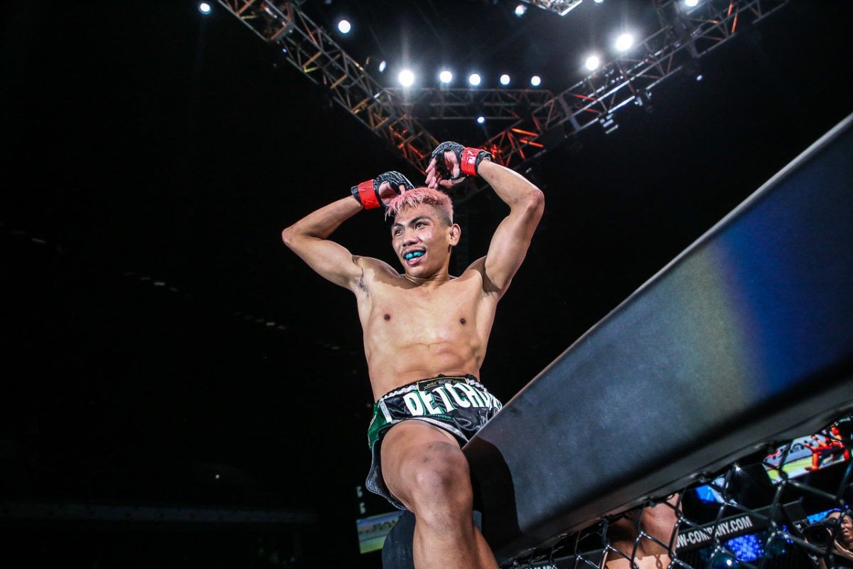 Đôi nét về tay đấm màu mè nhất ONE Championship: Petchdam Petchyindee