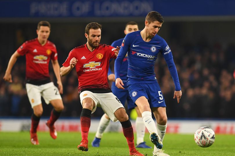 Ngạc nhiên về cách MU đã sử dụng Mata để vô hiệu hóa Jorginho của Chelsea