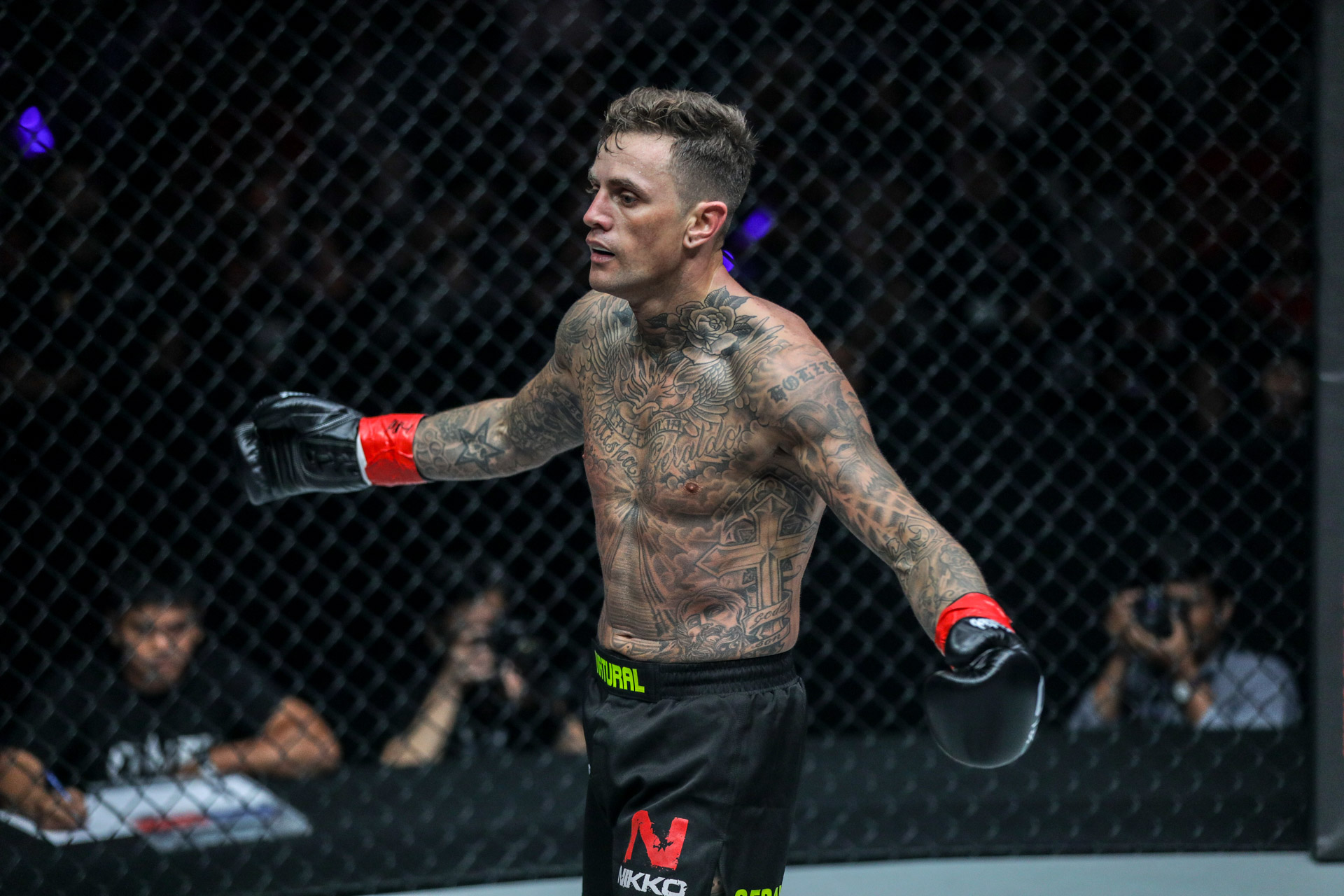 Nieky Holzken quá già để đến với MMA