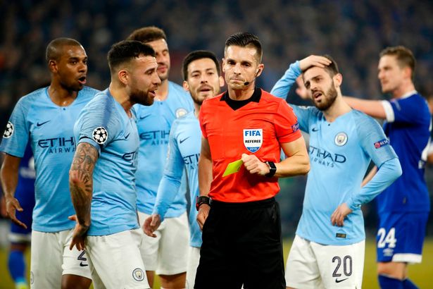 Trưởng ban Trọng tài UEFA nói gì về sự cố VAR ở trận Schalke – Man City?