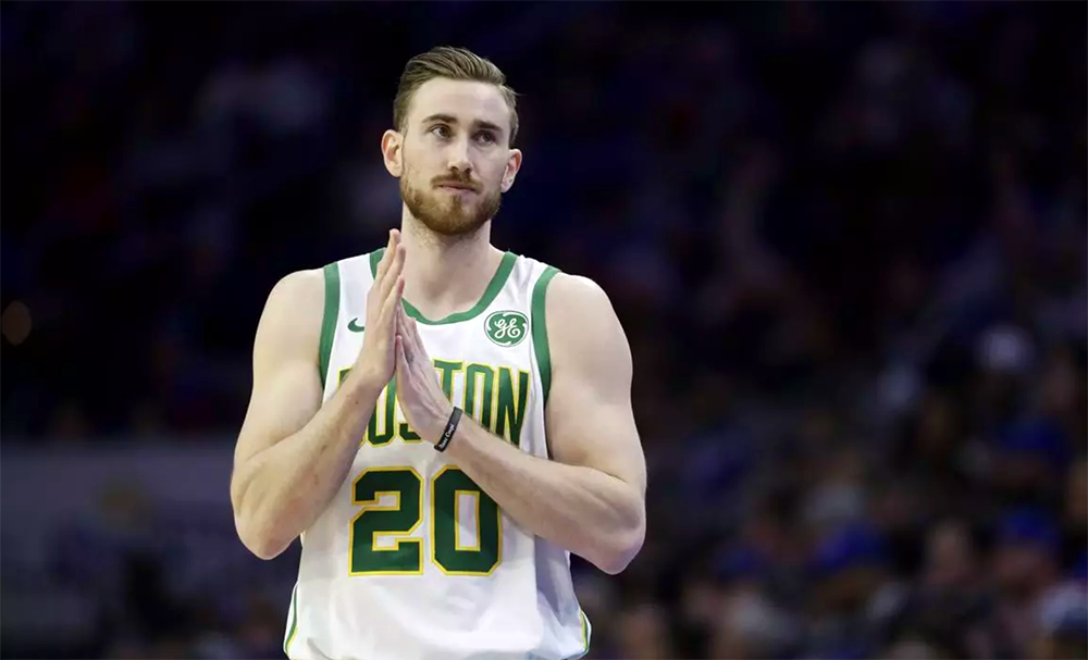 Đoạn hội thoại Gordon Hayward bị vợ bắt nghỉ chơi game để... đi tập bóng rổ đang gây sốt cộng đồng mạng