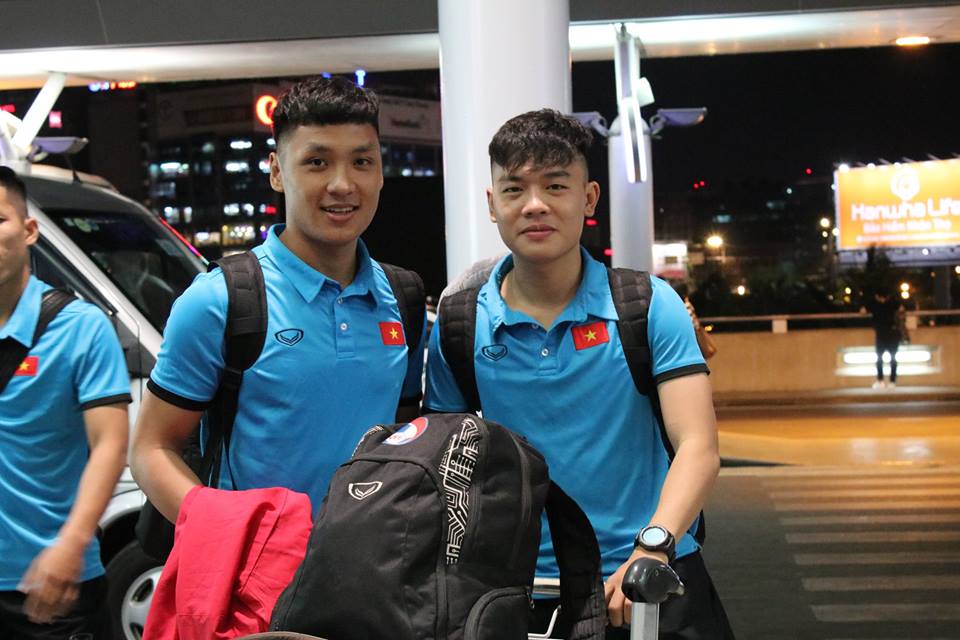 Chùm ảnh futsal Việt Nam trước khi lên máy bay đi tập huấn lấy vé dự World Cup 2020