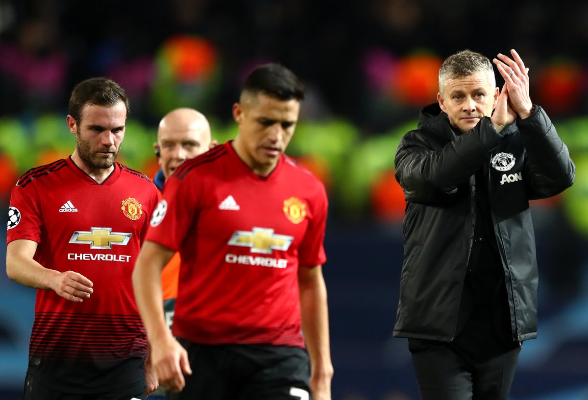 Solskjaer phải đưa ra "quyết định gây sốc" khi xếp đội hình MU gặp Liverpool?