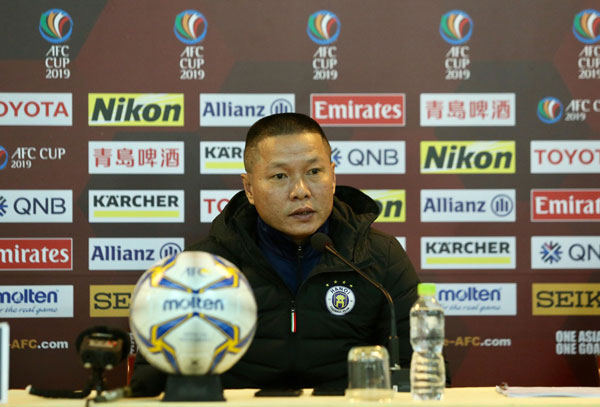 BHL Hà Nội FC đang phải làm thay phần việc của HLV thể lực