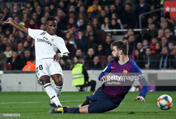 Thần đồng Vinicius Jr đang trở thành đầu tàu trên hàng công của Real như thế nào?