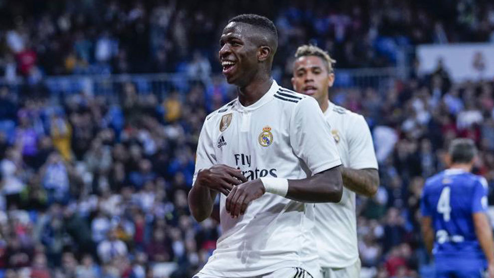 Thần đồng Vinicius Jr đang trở thành đầu tàu trên hàng công của Real như thế nào? Thần đồng Vinicius Jr đang trở thành đầu tàu trên hàng công của Real như thế nào?