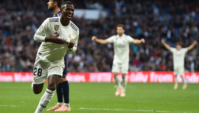 Thần đồng Vinicius Jr đang trở thành đầu tàu trên hàng công của Real như thế nào?