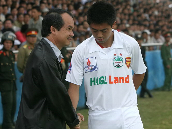 Số phận đồng hương Donald Trump ra sao khi đến “miền đất hứa” V.League?