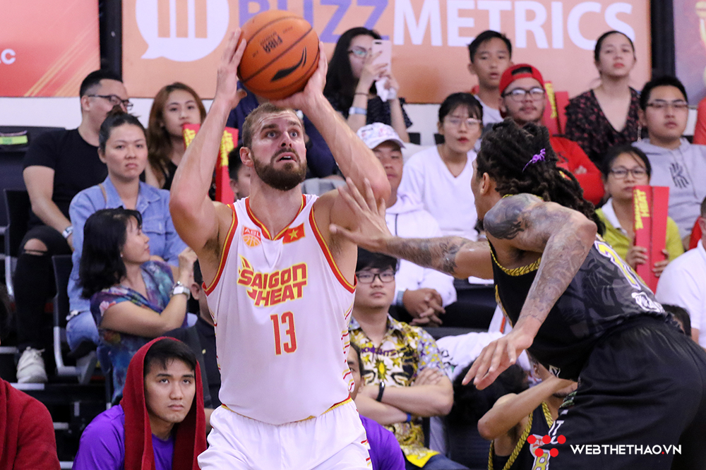HLV Kyle Julius bật mí lý do Saigon Heat phải nói lời chia tay đáng tiếc với Murphy Burnatowski HLV Kyle Julius bật mí lý do Saigon Heat phải nói lời chia tay đáng tiếc với Murphy Burnatowski
