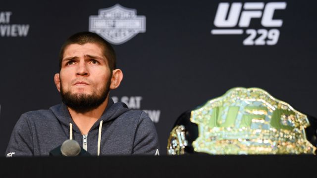 Khabib Nurmagomedov "đá đểu" về ngày Dana White bị đuổi việc