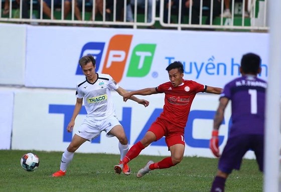 Kết quả HAGL vs TP. HCM (1-2): Phố Núi... sập nguồn