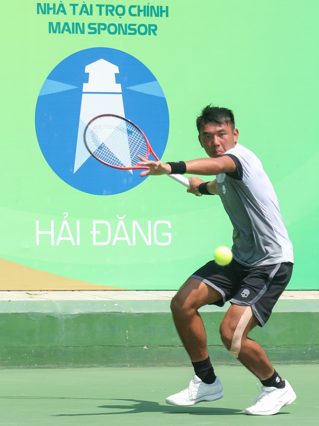 Lý Hoàng Nam gặp đối thủ xứng tầm tại giải VTF Masters 500