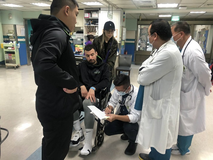 Anthony Tucker nguy cơ sớm chia tay ABL sau chấn thương cực nặng