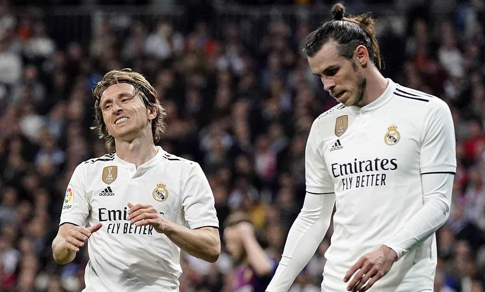 Barcelona lập kỷ lục thắng trước Real Madrid và những điểm nhấn đáng chú ý ở trận Siêu kinh điển