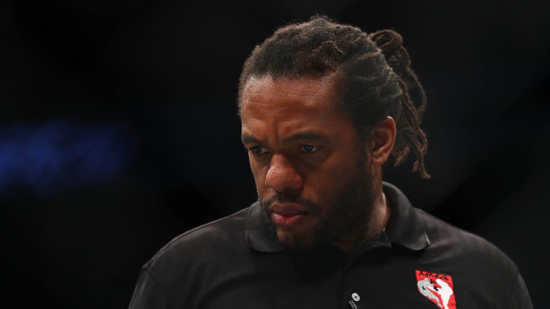 Chiến thắng đầy tranh cãi của Ben Askren, có phải lỗi do Herb Dean?