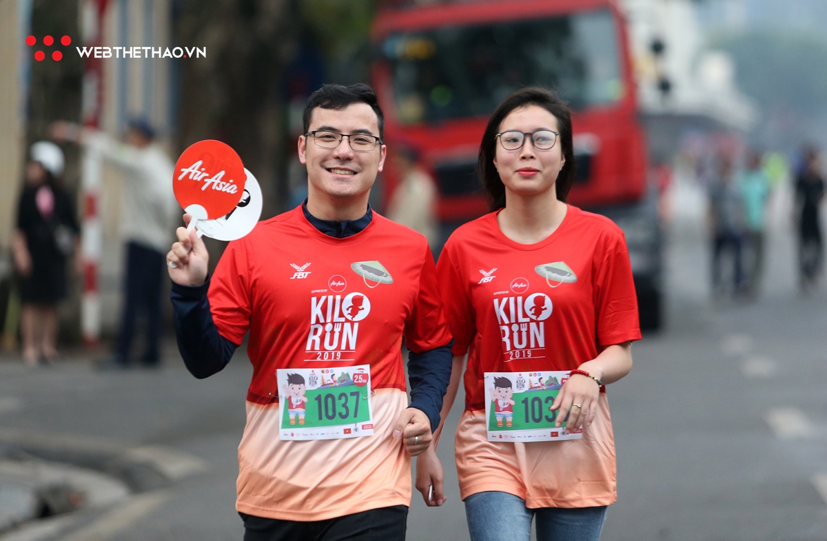Chùm ảnh: Hàng trăm runner hào hứng "sải chân" tại Hanoi Kilo Run 2019