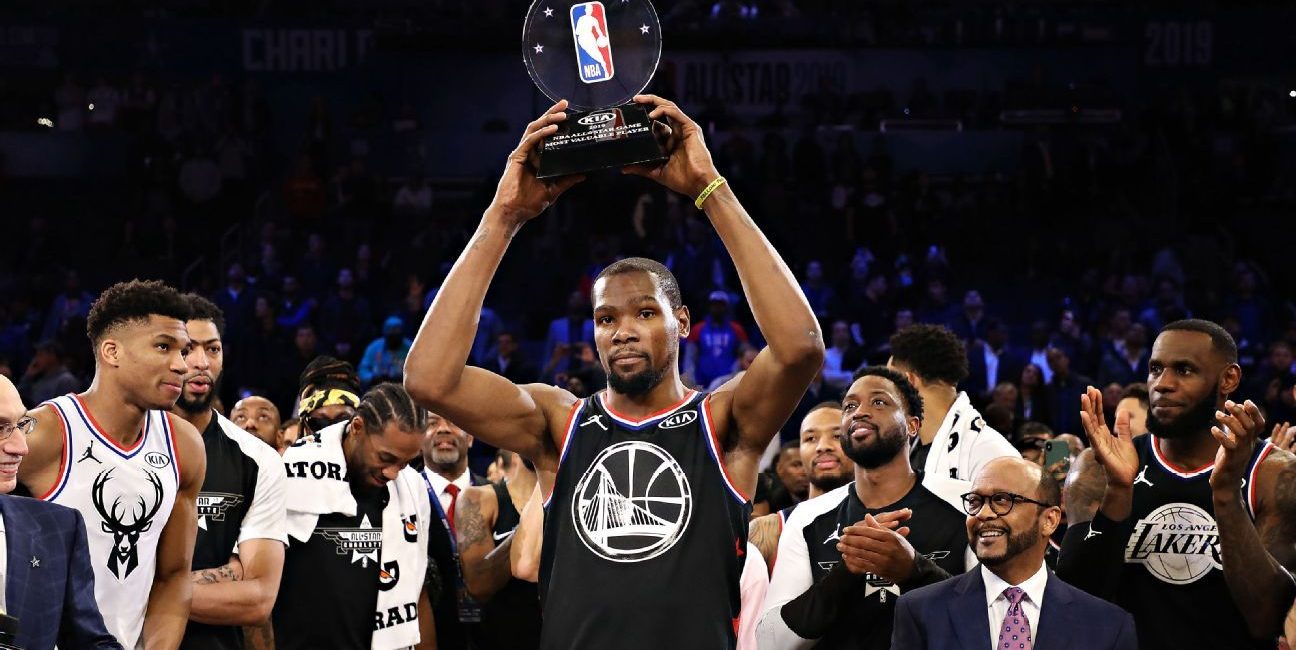 Joel Embiid cũng phải thừa nhận siêu sao Warriors là cầu thủ xuất sắc nhất NBA hiện tại