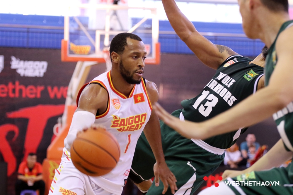 Khách vắng Mike Bell, Saigon Heat thắng đậm trong ngày ra mắt của Stefan Nguyễn Khách vắng Mike Bell, Saigon Heat thắng đậm trong ngày ra mắt của Stefan Nguyễn