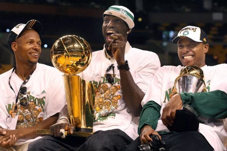 Có em gái chế bom đi cướp, nỗi bất hạnh của gia đình huyền thoại Kevin Garnett