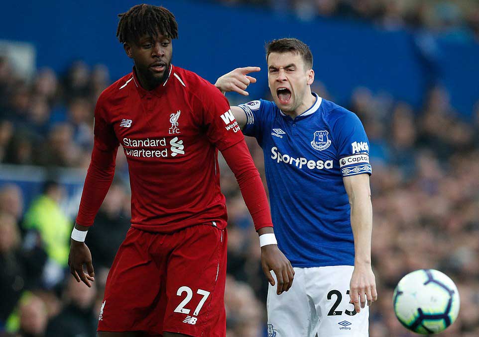 Salah bỏ lỡ đáng tiếc khiến Liverpool mất ngôi đầu và những điểm nhấn ở trận hòa Everton