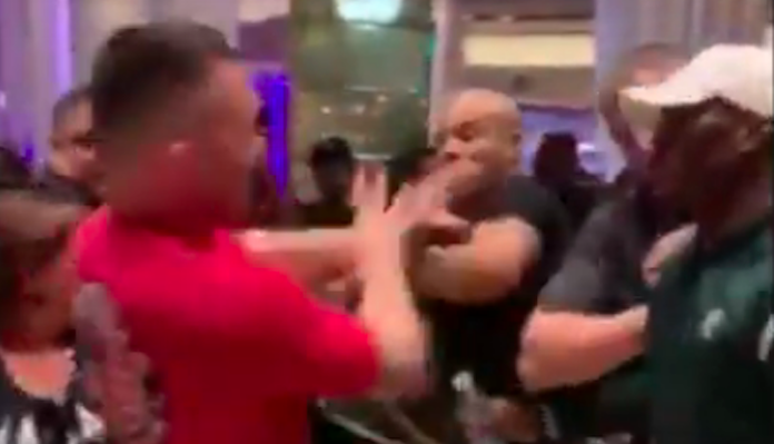 Quản lý của Kamaru Usman, Ali Abdelaziz nổi máu đòi "xúc" Colby Covington