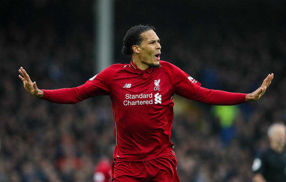 Salah bỏ lỡ đáng tiếc khiến Liverpool mất ngôi đầu và những điểm nhấn ở trận hòa Everton