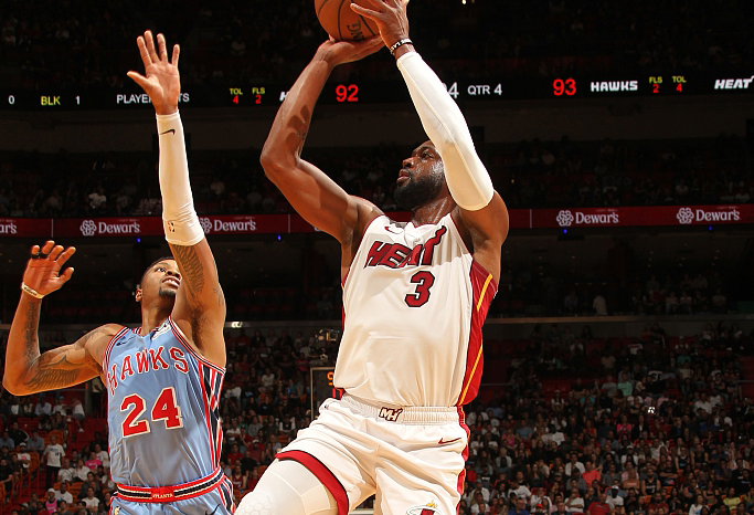 Dwyane Wade chính thức vượt mặt Michael Jordan và mọi hậu vệ khác tại NBA Dwyane Wade chính thức vượt mặt Michael Jordan và mọi hậu vệ khác tại NBA
