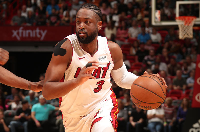Dwyane Wade chính thức vượt mặt Michael Jordan và mọi hậu vệ khác tại NBA Dwyane Wade chính thức vượt mặt Michael Jordan và mọi hậu vệ khác tại NBA
