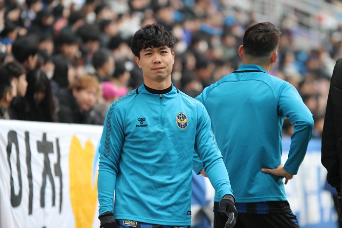 Công Phượng lập hat-trick, đáp trả đanh thép tuyên bố của bầu Đức