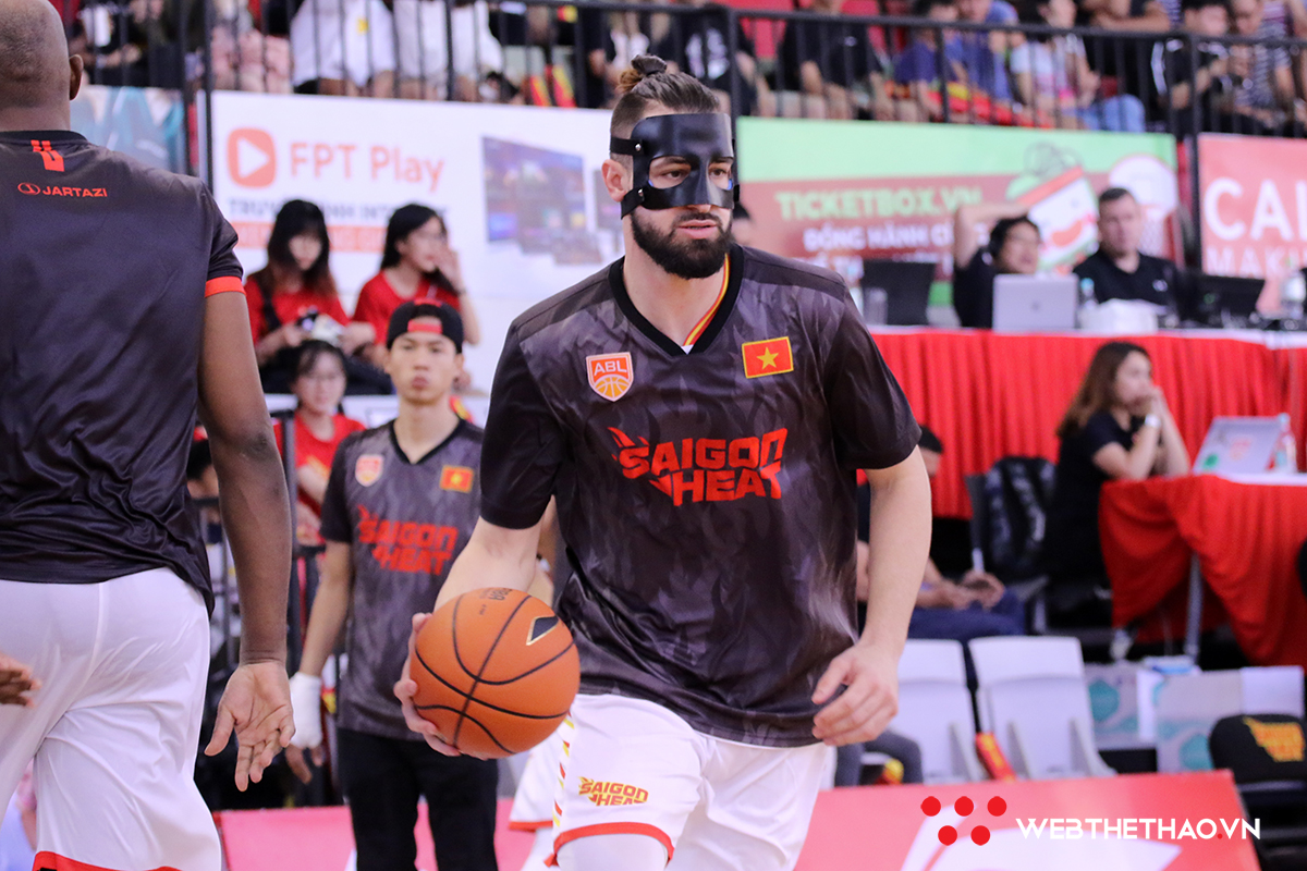 Saigon Heat vs Mono Vampire: Dàn big-man thử lửa trên đất Thái