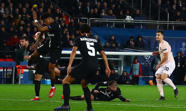 Chuyên gia và trọng tài khẳng định MU hưởng phạt đền đúng luật, dù PSG không đáng bị phạt