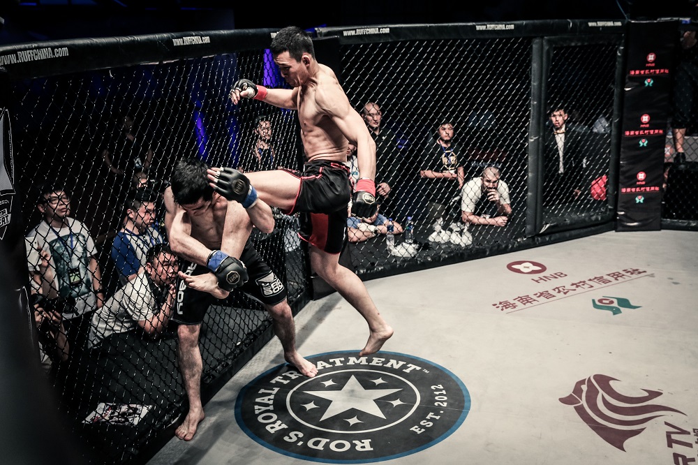 Đấu MMA ở Trung Quốc thuở manh nha: Nỗi kinh hoàng với các võ sĩ nước ngoài