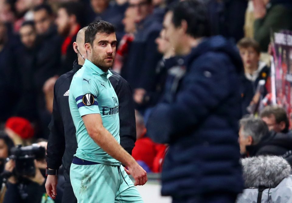 Arsenal có thể phải trả giá bằng 100 triệu bảng do thẻ đỏ của Sokratis trước Rennes
