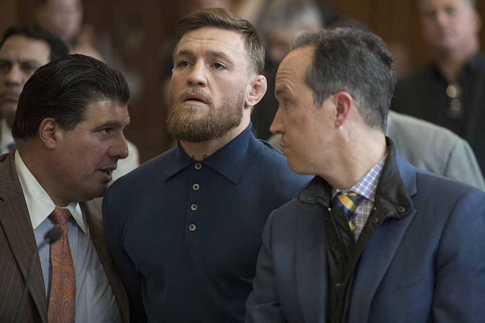 Conor McGregor dọn dẹp nhà thờ để xóa án tấn công xe bus UFC 223