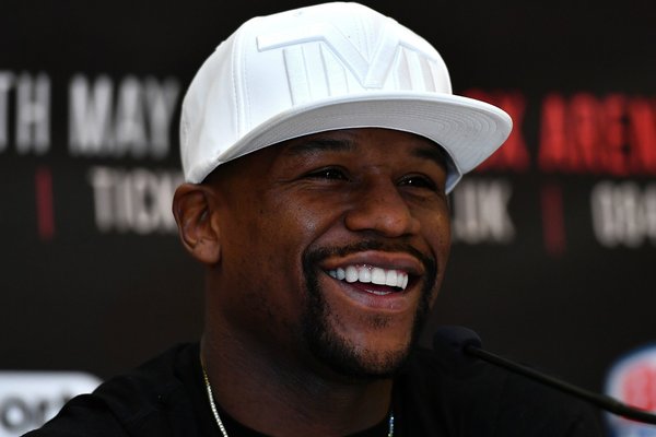 Floyd Mayweather bắn tin tới Conor McGregor: ‘Ai chả muốn tái đấu với tôi’