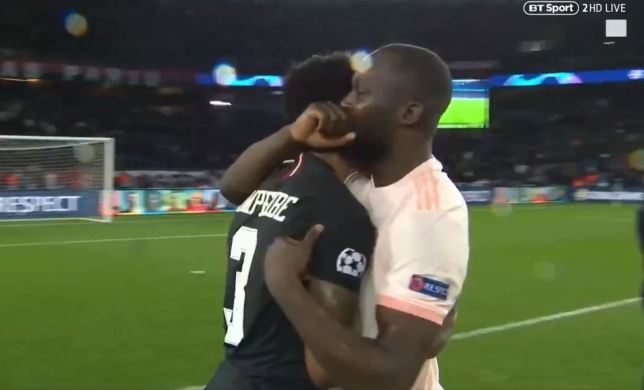 Tiết lộ "tin nhắn" Lukaku gửi tới "tội đồ" Kimpembe sau khi MU loại PSG