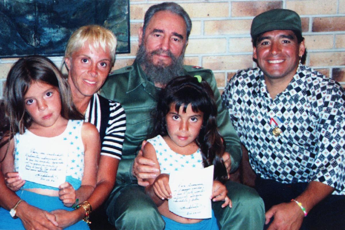 Có 3 con với 2 phụ nữ tại Cuba, Maradona ra điều kiện nhận con