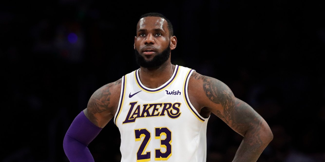 10 hào kiệt rời xa playoffs, đáy bảng xếp hạng có ánh sáng của hy vọng