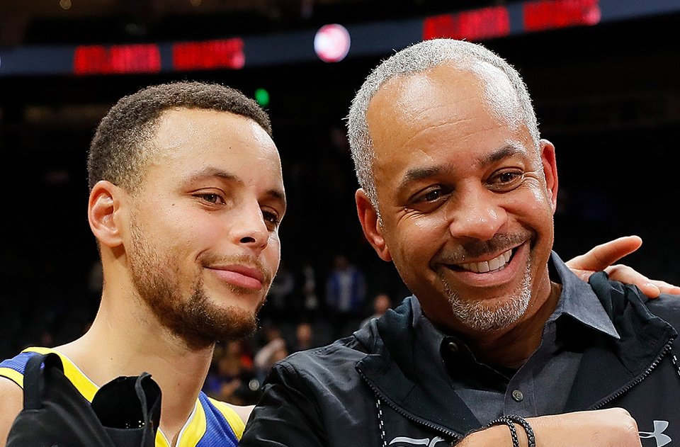 Stephen Curry hú hồn khi phát hiện bố mình cũng giữ một kỷ lục vô đối ở NBA