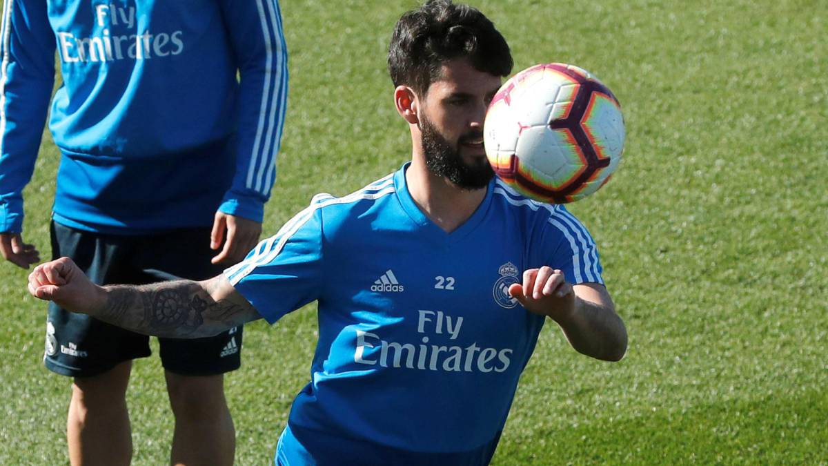 Isco nhận án phạt nội bộ Real Madrid vì kháng lệnh HLV Solari