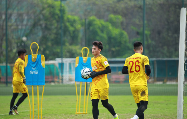Thủ môn Bùi Tiến Dũng bị đe dọa vị trí tại U23 Việt Nam