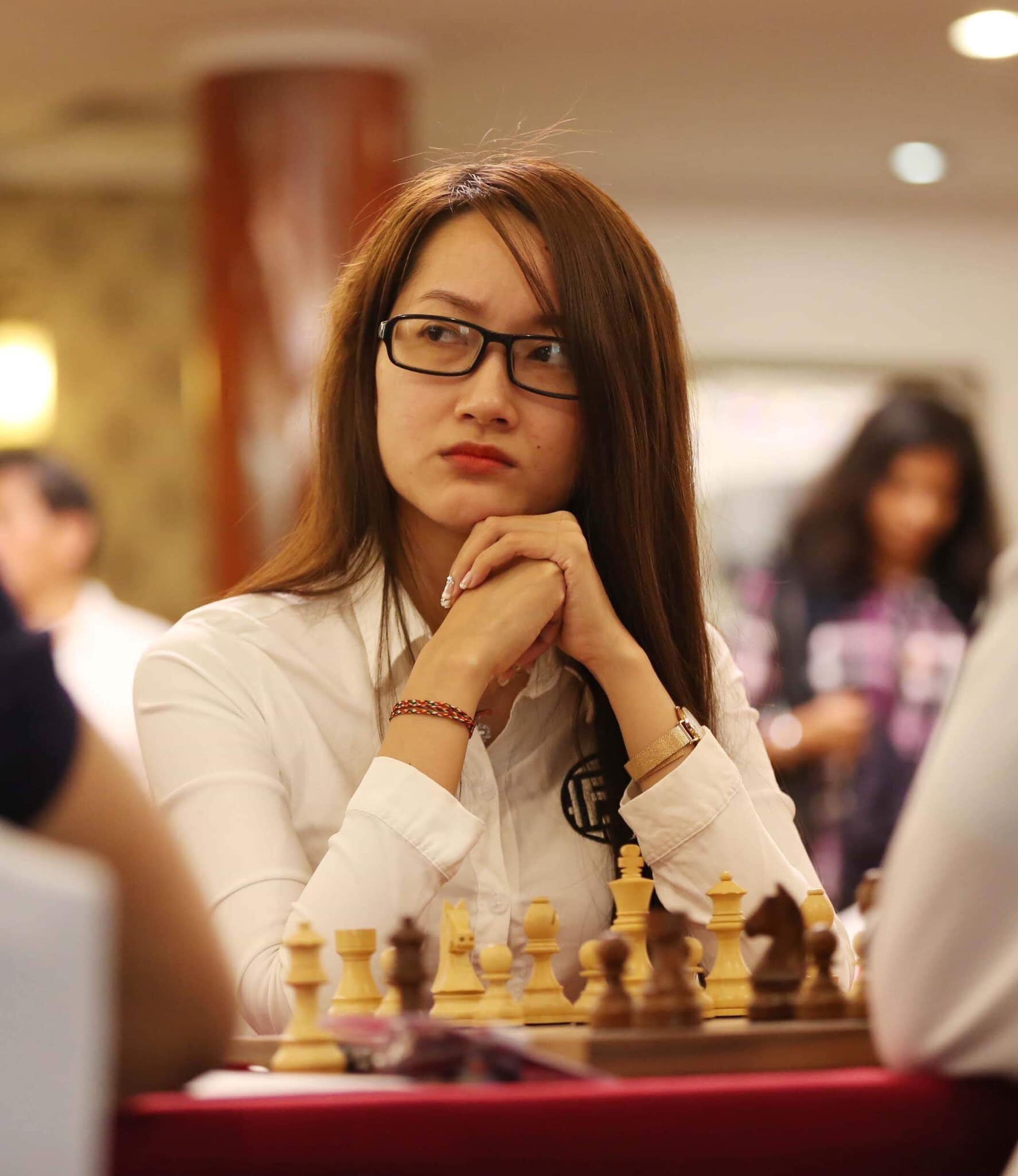 “Hot girl” Kim Phụng rạng ngời tại giải cờ vua HDBank Cup 2019