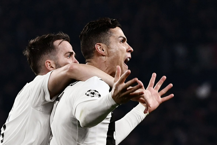 Ronaldo thiết lập 2 kỷ lục vô tiền khoáng hậu sau cú hat-trick thần thánh vào lưới Atletico Madrid