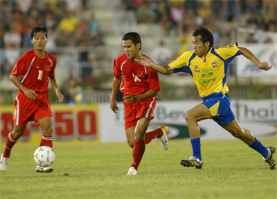 ĐT Việt Nam và thất bại không thể nuốt trôi trước người Thái trong lần duy nhất tham dự King's Cup