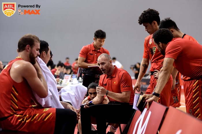 Sau ABL, HLV Kyle Julius nhận nhiệm vụ dẫn dắt đội tuyển Việt Nam