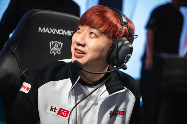 Score trở thành tuyển thủ đầu tiên trong LCK đã chơi 500 trận