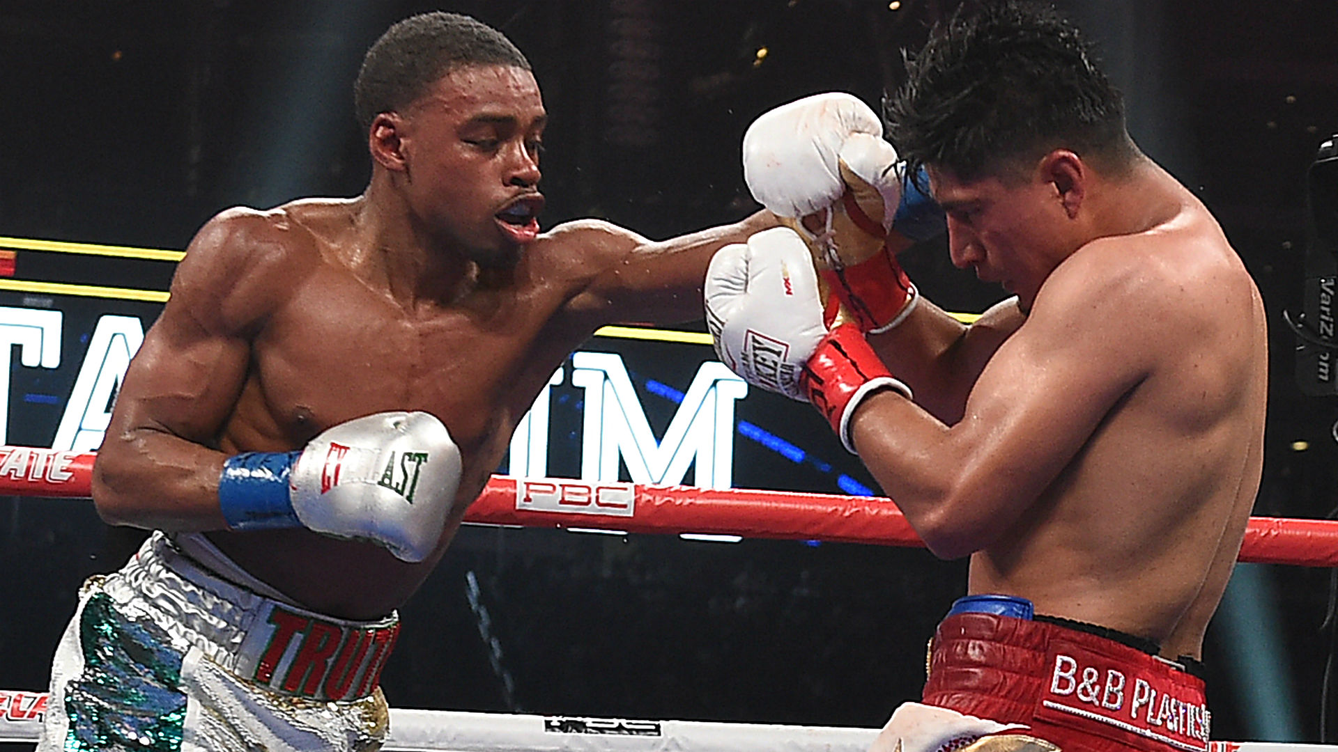 Mikey Garcia nói gì sau khi thượng đài với Errol Spence?
