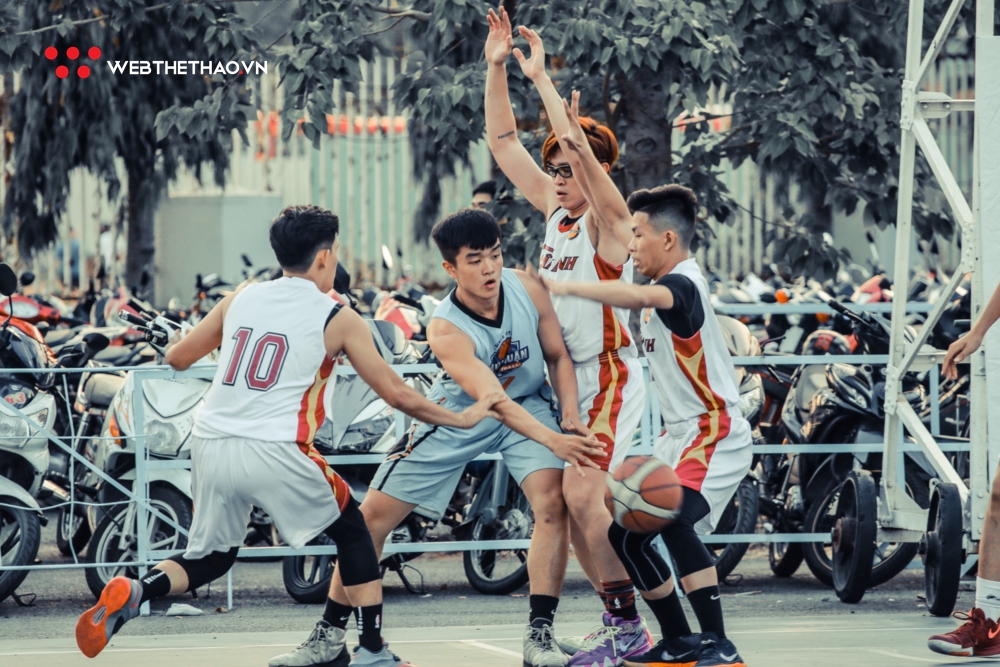 Bóng rổ U18 Năng khiếu - Trẻ TP HCM: Chức vô địch gọi tên Phú Nhuận và Bùi Anh Khoa Bóng rổ U18 Năng khiếu - Trẻ TP HCM: Chức vô địch gọi tên Phú Nhuận và Bùi Anh Khoa