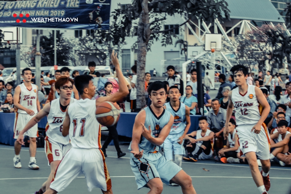 Bóng rổ U18 Năng khiếu - Trẻ TP HCM: Chức vô địch gọi tên Phú Nhuận và Bùi Anh Khoa Bóng rổ U18 Năng khiếu - Trẻ TP HCM: Chức vô địch gọi tên Phú Nhuận và Bùi Anh Khoa